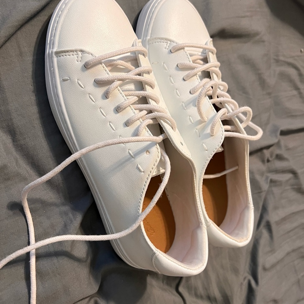 Size 6 White Sneakers (NEVER WORN)
